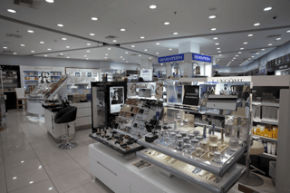 Βλέπουμε πλήρης συλλογή προϊόντων προσώπου όπως κρέμες ημέρας, ενυδατικές κρέμες, ορούς αντιγήρανσης και είδη καθαρισμού της επιδερμίδας. | YouBeHero