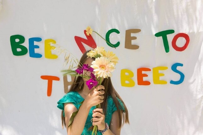 Στην οργάνωση The BeeCamp προστατεύουμε τη μέλισσα και στηρίζουμε το μέλλον του ανθρώπου και ολόκληρης της γης